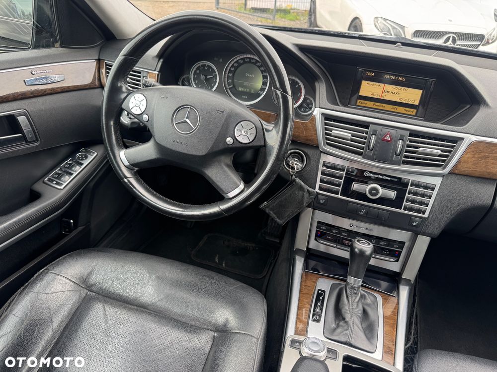 Mercedes-Benz Klasa E 200 CDI DPF BlueEFFICIENCY Automatik - 26