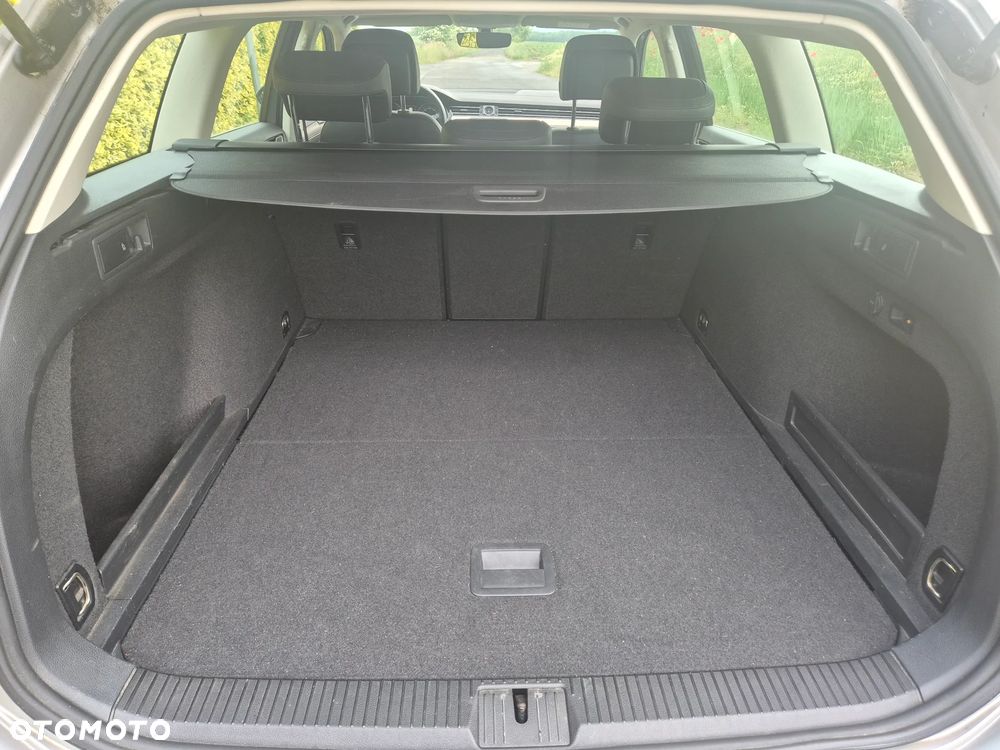 Volkswagen Passat 2.0 TDI SCR (BlueMotion Technology) Comfortline - 14
