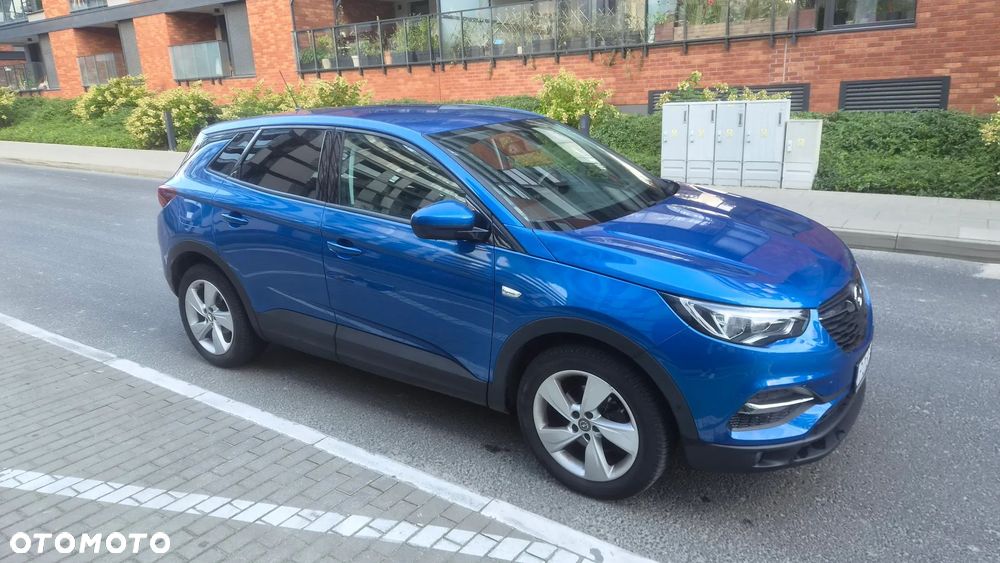 Opel Grandland X 1.2 T GPF Design&Tech S&S - 11