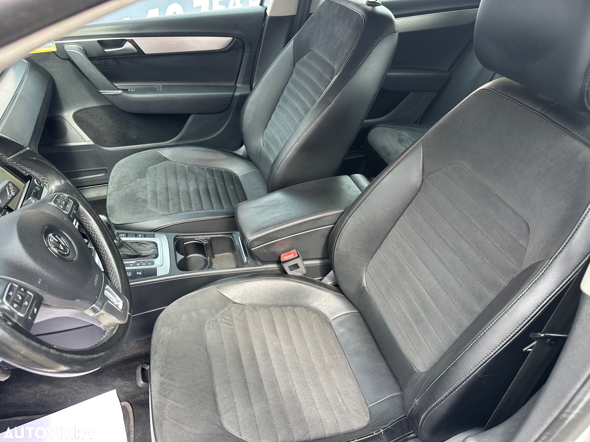 Volkswagen Passat Variant 2.0 TDI DSG BlueMotion Technology Highline - 11