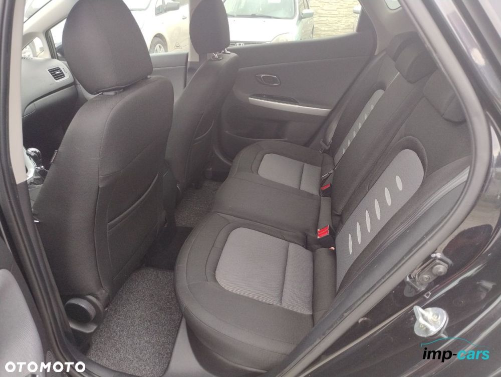 Kia Ceed - 14