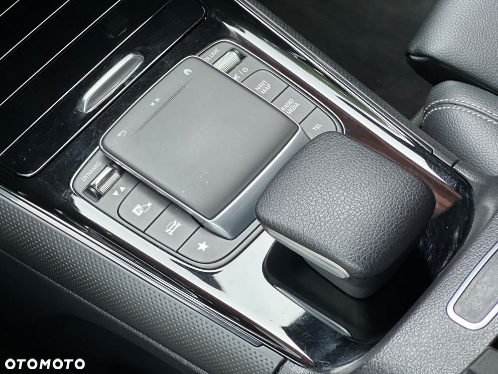 Mercedes-Benz GLB 200 Style 7G-DCT - 36