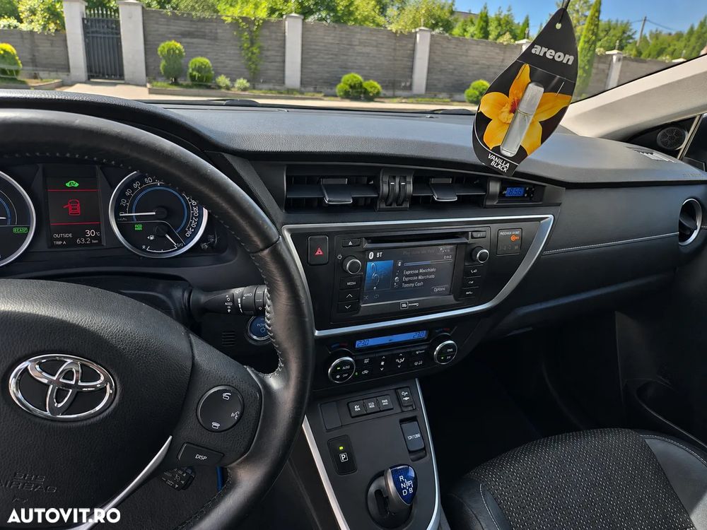 Toyota Auris 1.8 L VVT-i HSD Sol - 3