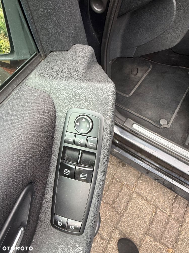 Mercedes-Benz Klasa B 180 CDI Autotronic - 17