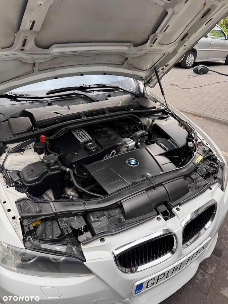 BMW Seria 3 320i - 11