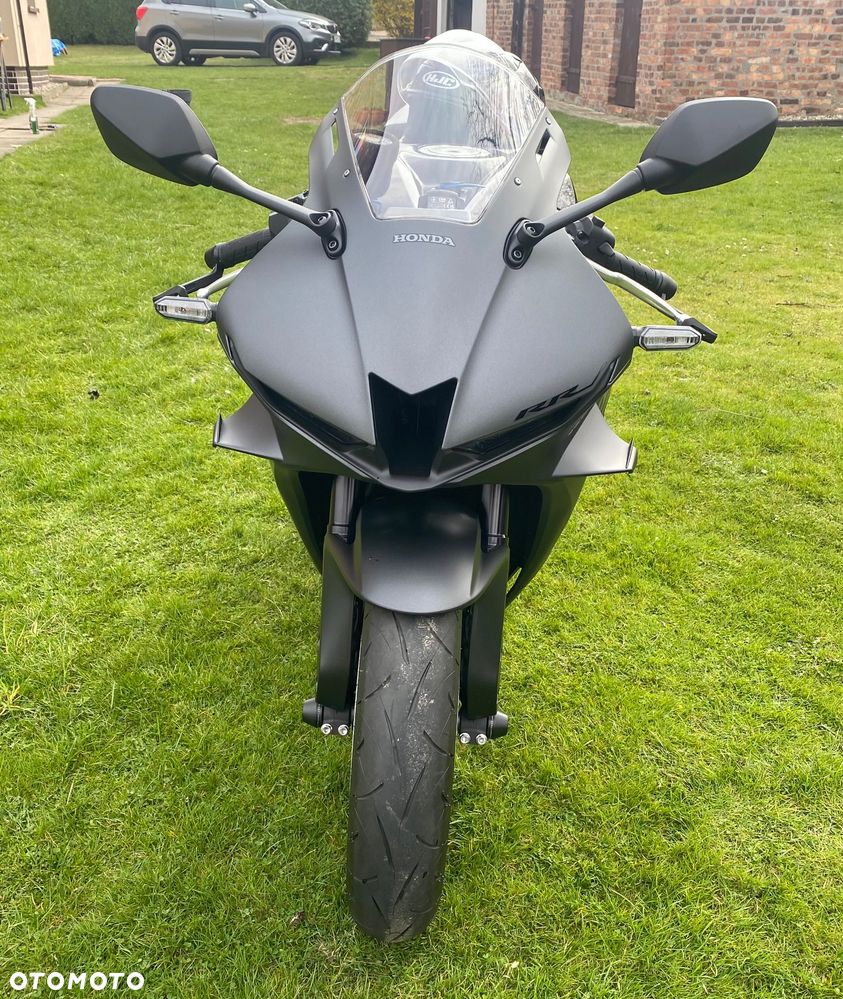 Honda CBR - 8