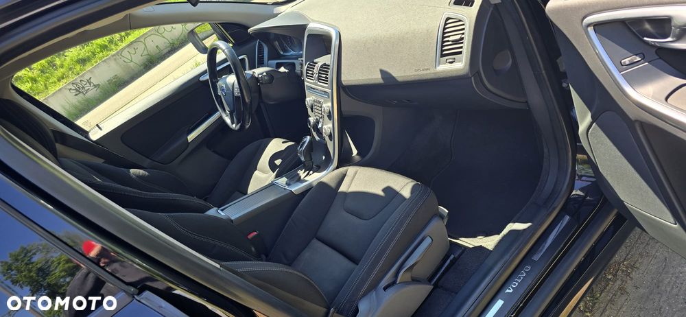 Volvo XC 60 D4 AWD Kinetic - 22