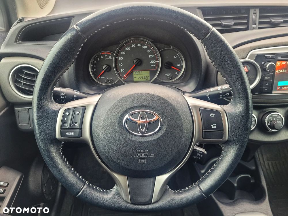Toyota Yaris 1.33 Premium - 10