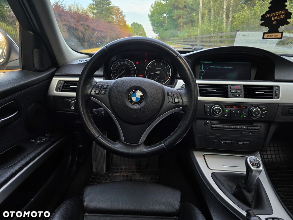 BMW Seria 3 318i - 5