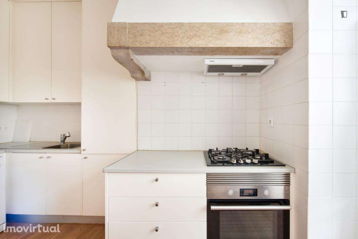 Quarto - localizado em Marquês de Pombal Lisbon - Grande imagem: 3/24