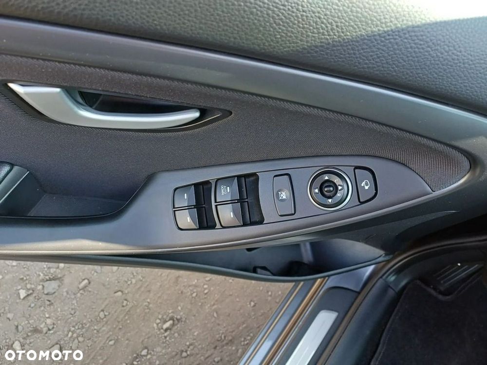 Hyundai i30 blue Kombi 1.6 GDi Passion - 16