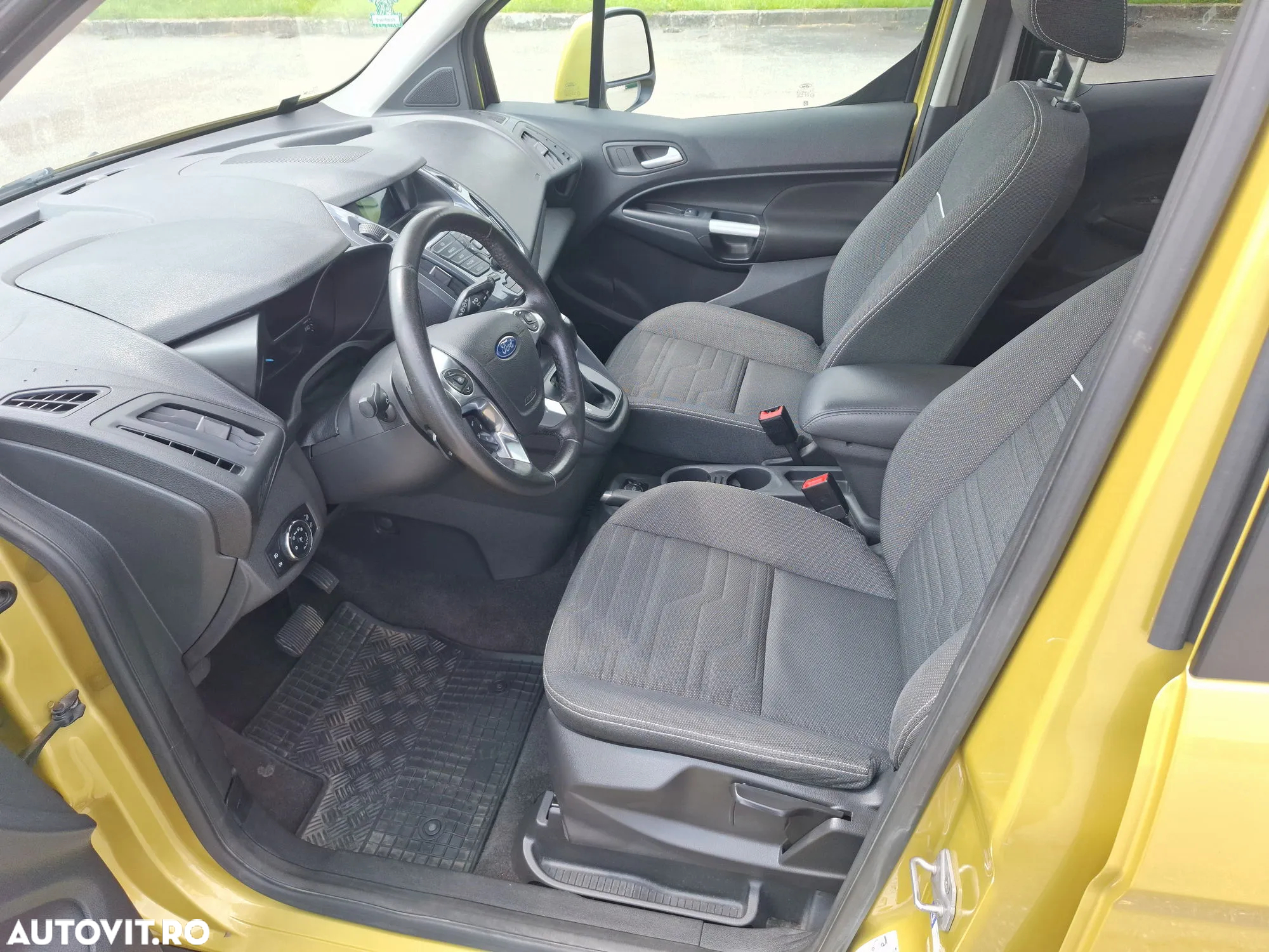 Ford Tourneo Connect - 10
