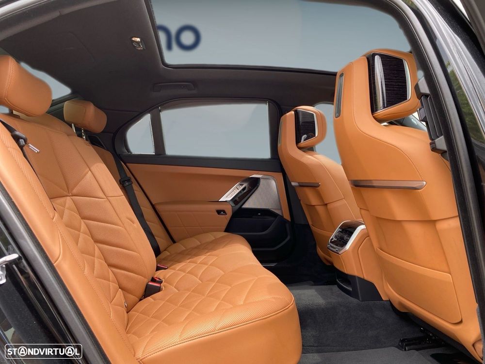 BMW 750 750e xDrive Pack Desportivo M - 20