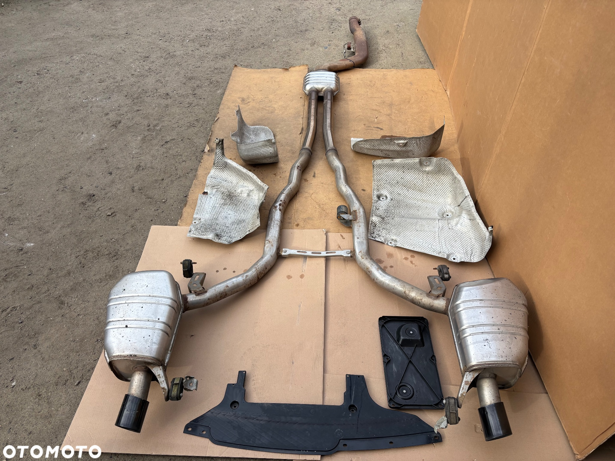 Bmw 5 F10 F11 535d Oryginalny Kompletny Wydech Tłumik Końcowy Środkowy Końcówki Wydechu Osłona Termiczna Zaślepka Schowka 7807103 7207269 7207270 7193500 7314091 8049236 7812394 7812397 7193499 Rura Wydechu Dwie Końcówki - 2