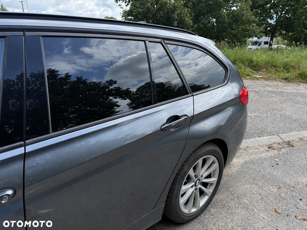 BMW Seria 3 318d Sport Line - 8