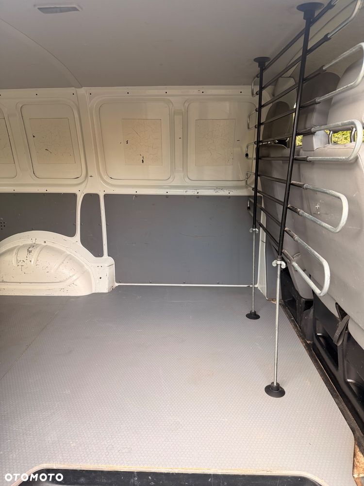 Volkswagen Transporter - 30