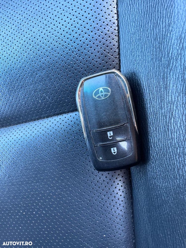 Toyota Hilux 2.8D 204CP 4x4 Double Cab AT Invincible - 6