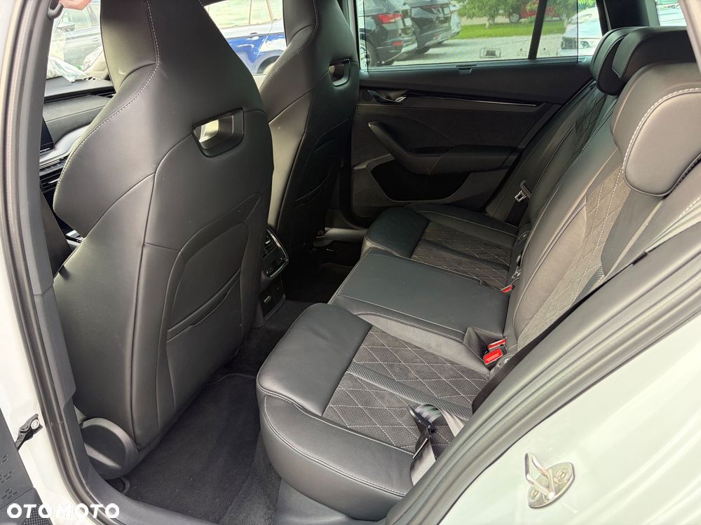 Skoda Octavia 2.0 TSI DSG RS 245 - 12