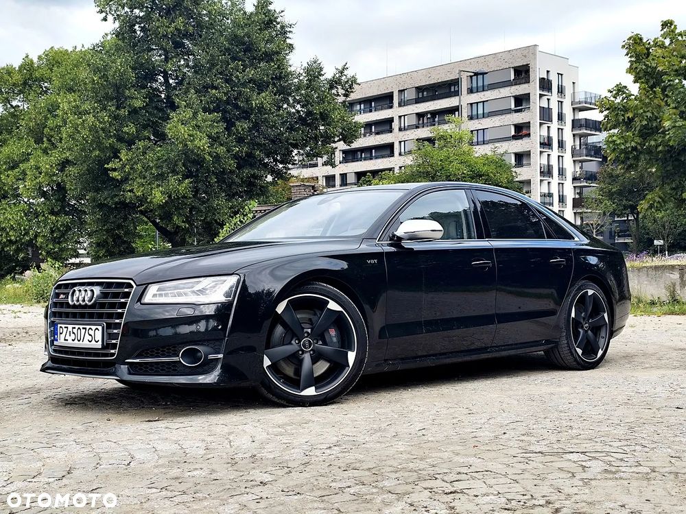 Audi S8 - 2