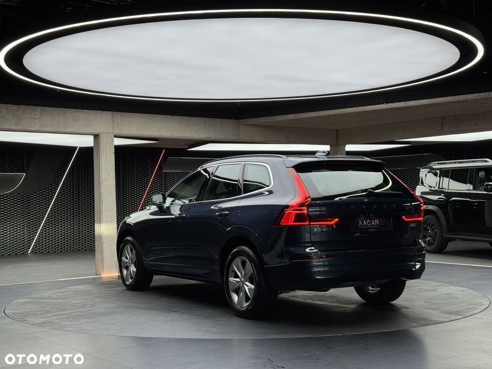 Volvo XC 60 B5 B AWD Momentum Pro - 4