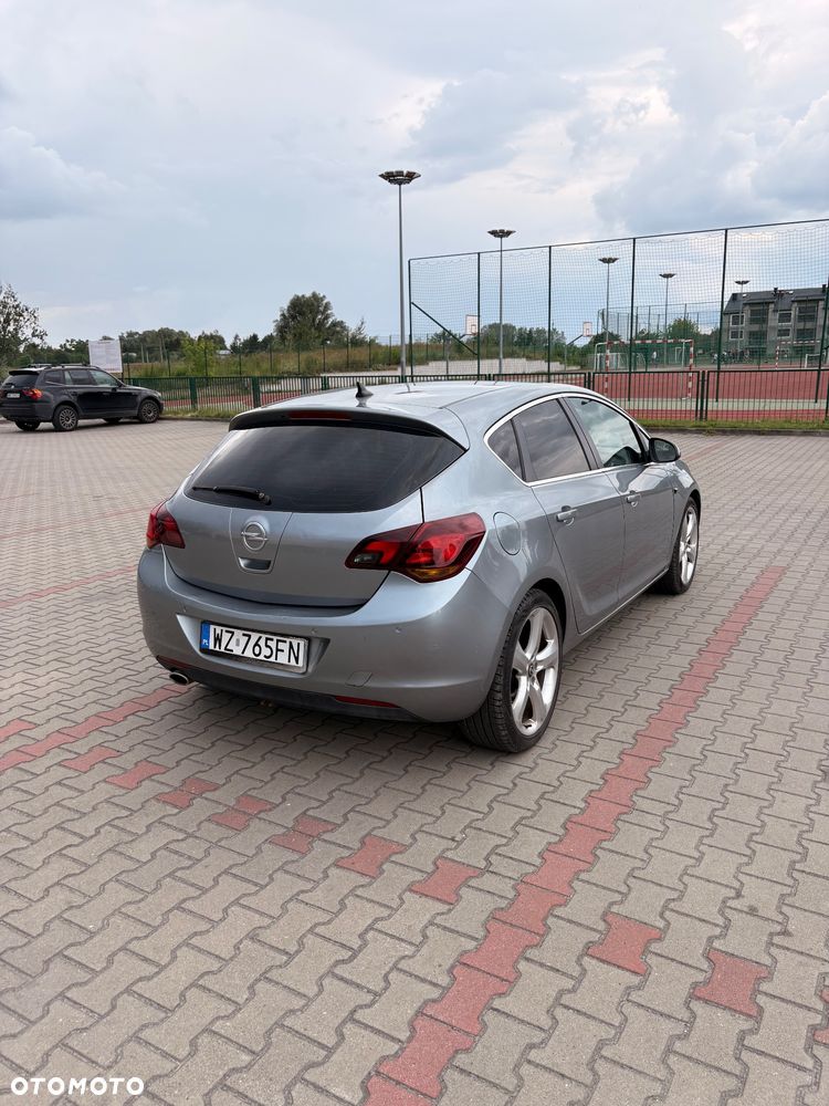 Opel Astra 1.6 T 111 - 4