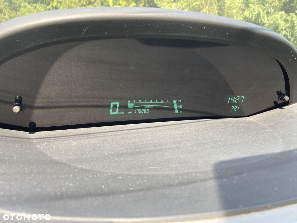 Toyota Yaris 1.3 Luna A/C - 11