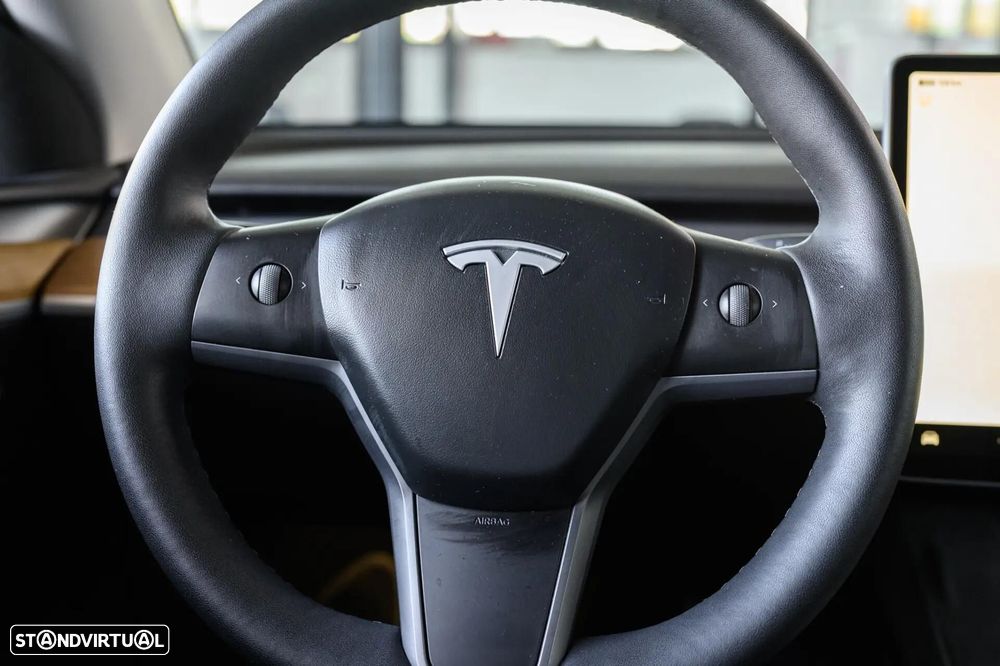 Tesla Model Y Long Range Dual Motor AWD - 30