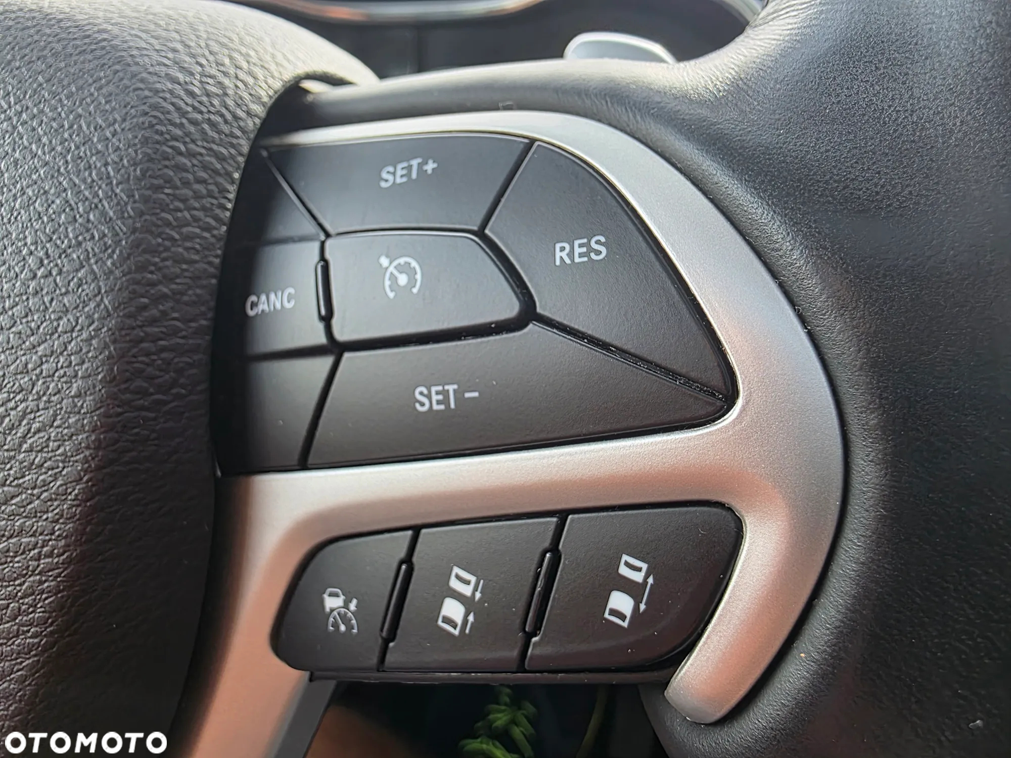 Jeep Grand Cherokee 3.0 CRD Summit - 38
