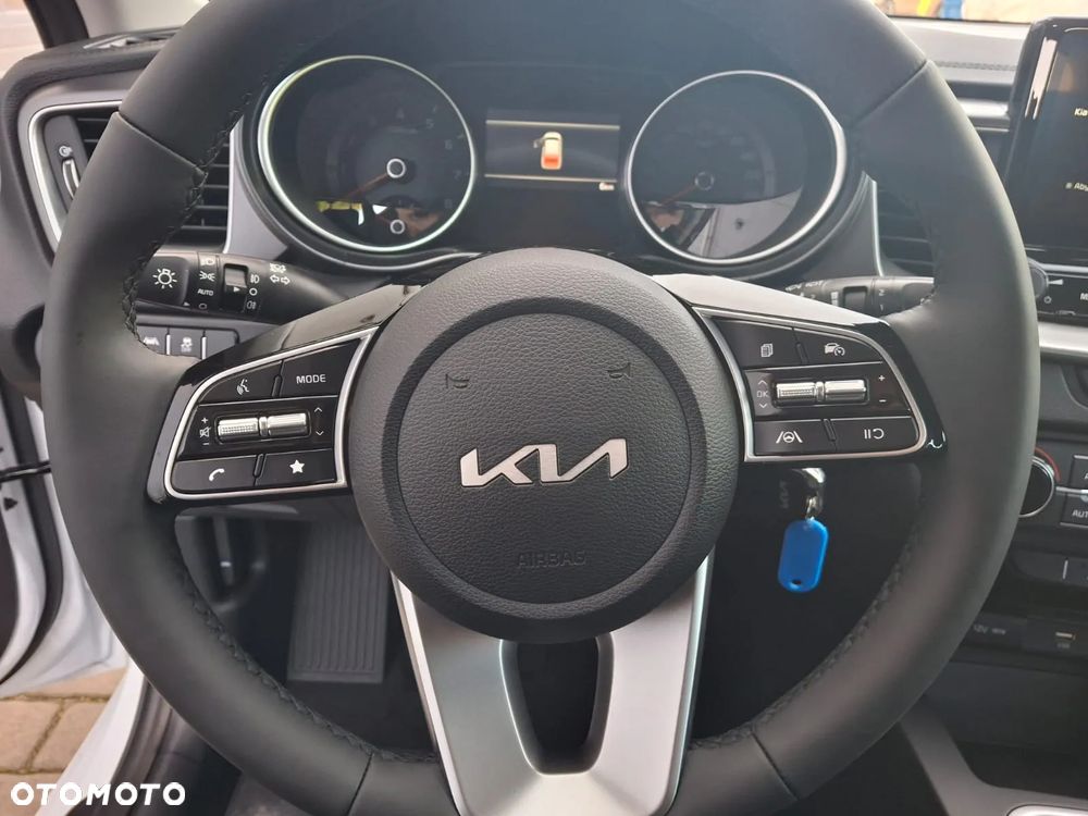 Kia Ceed 1.5 T-GDI M - 12