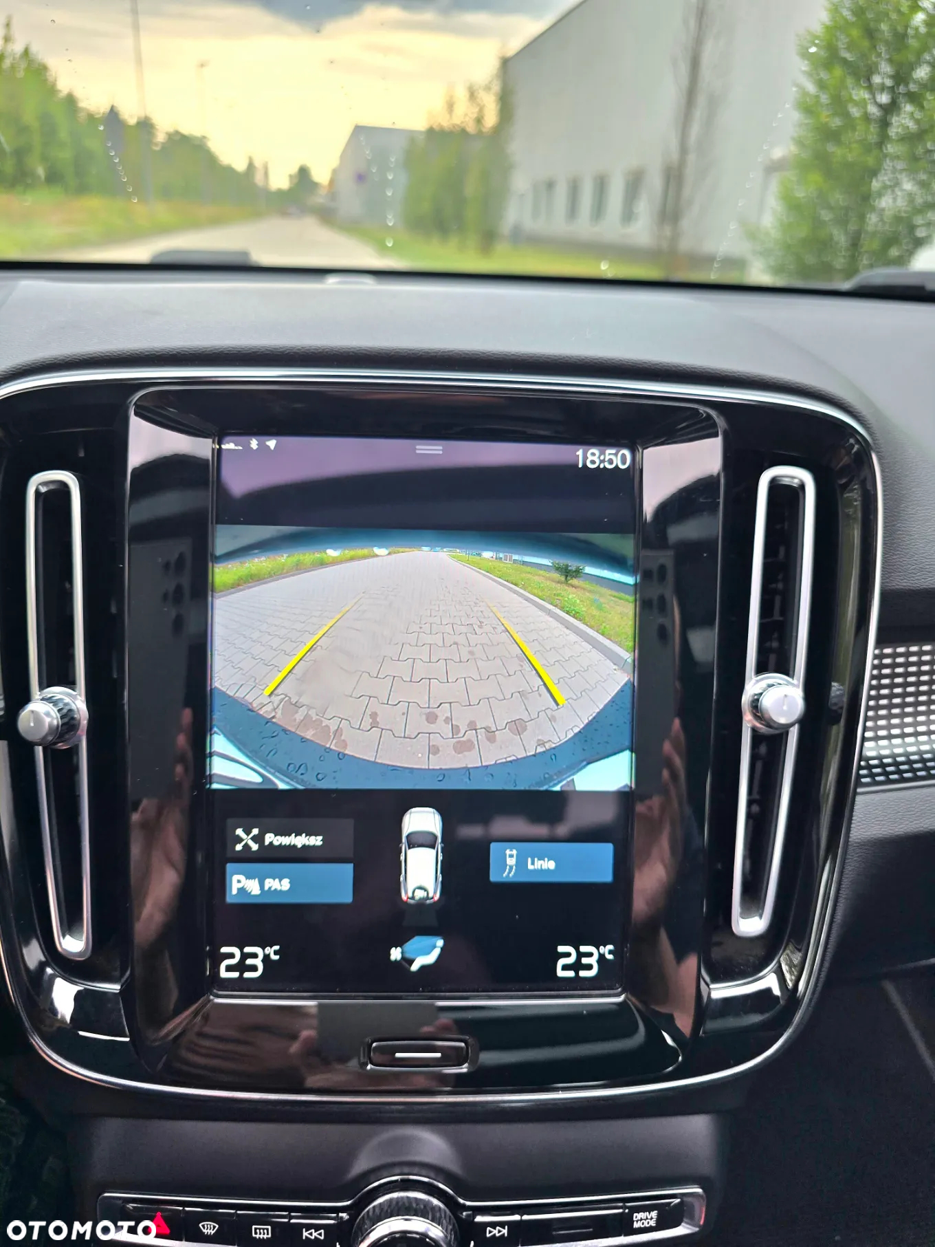 Volvo XC 40 B4 B AWD R-Design - 28