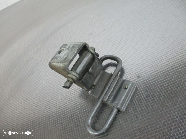 Dobradiça Porta Tras Esq Volkswagen Passat (3B3) - 3