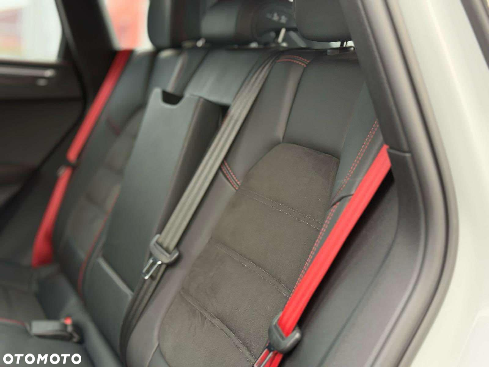 Porsche Macan GTS - 13