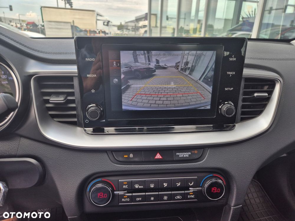 Kia Ceed 1.5 T-GDI M - 13