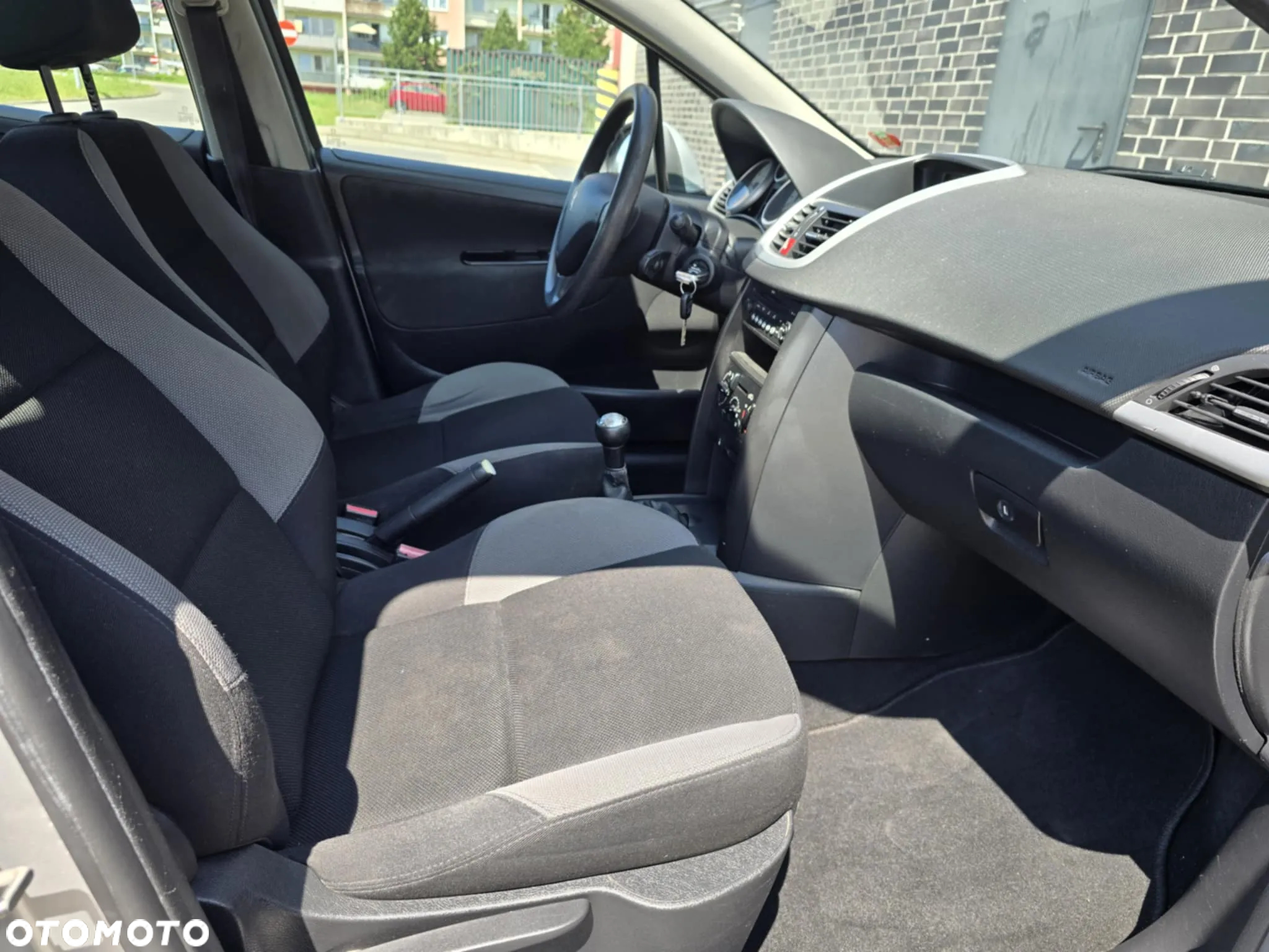 Peugeot 207 1.4 16V Sporty - 22