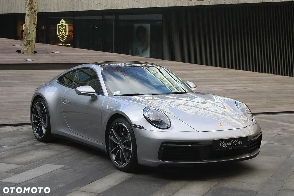 Porsche 911 Carrera 4 - 2