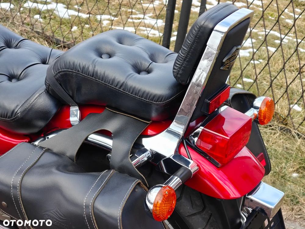 Suzuki Intruder - 28