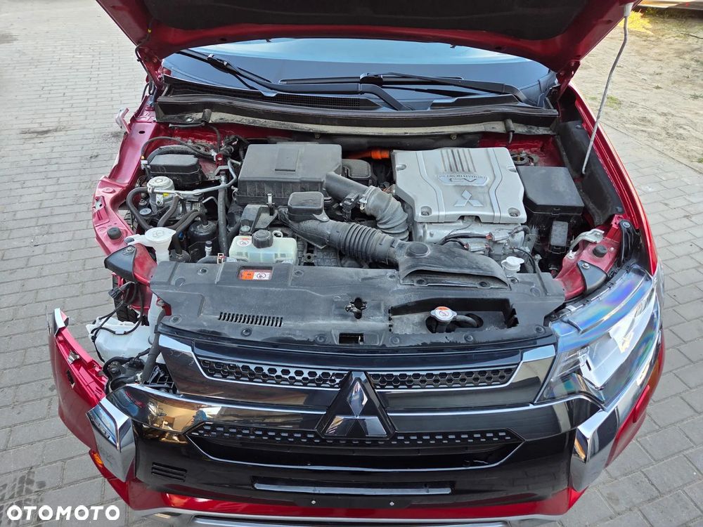 Mitsubishi Outlander - 6