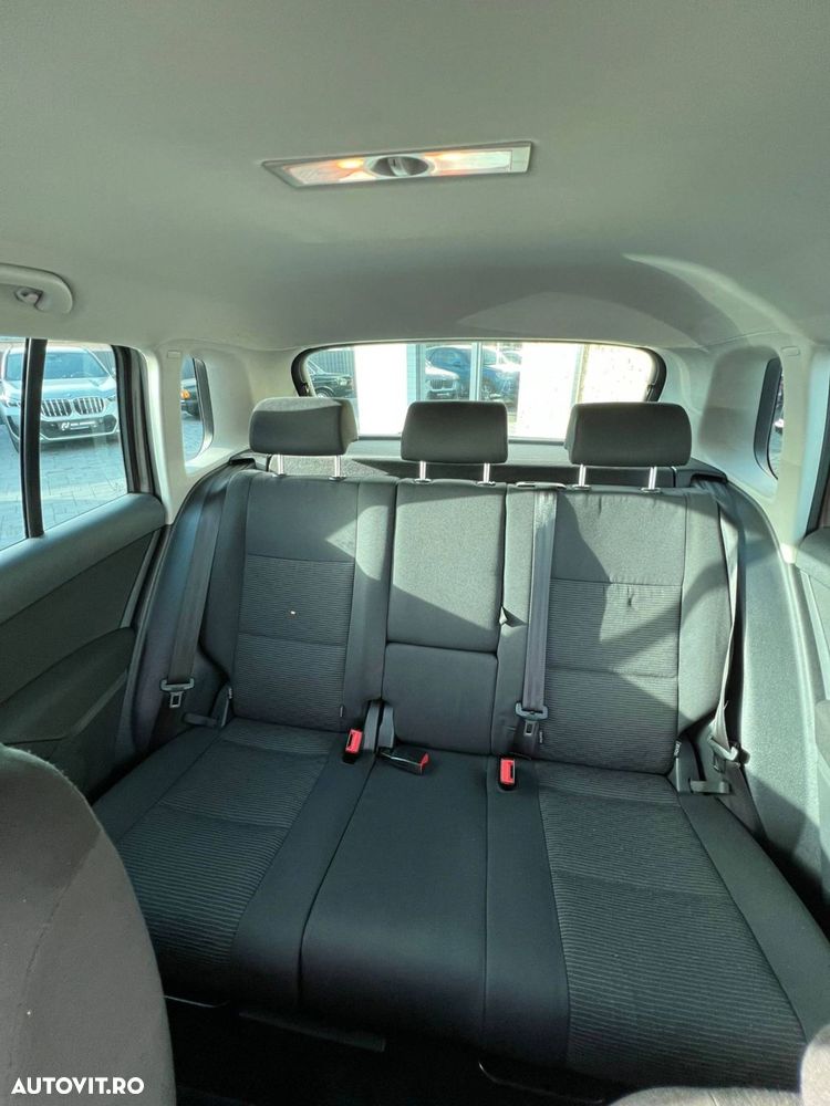 Volkswagen Tiguan - 19