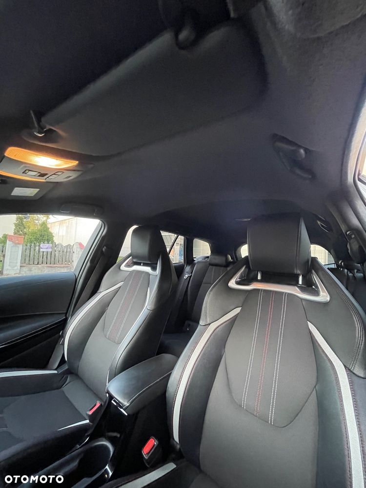 Toyota Corolla 2.0 Hybrid GR Sport - 36