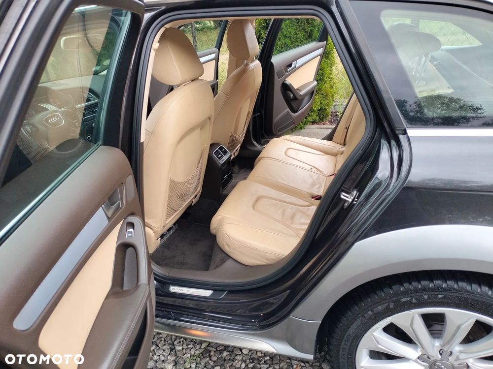 Audi A4 Allroad - 22