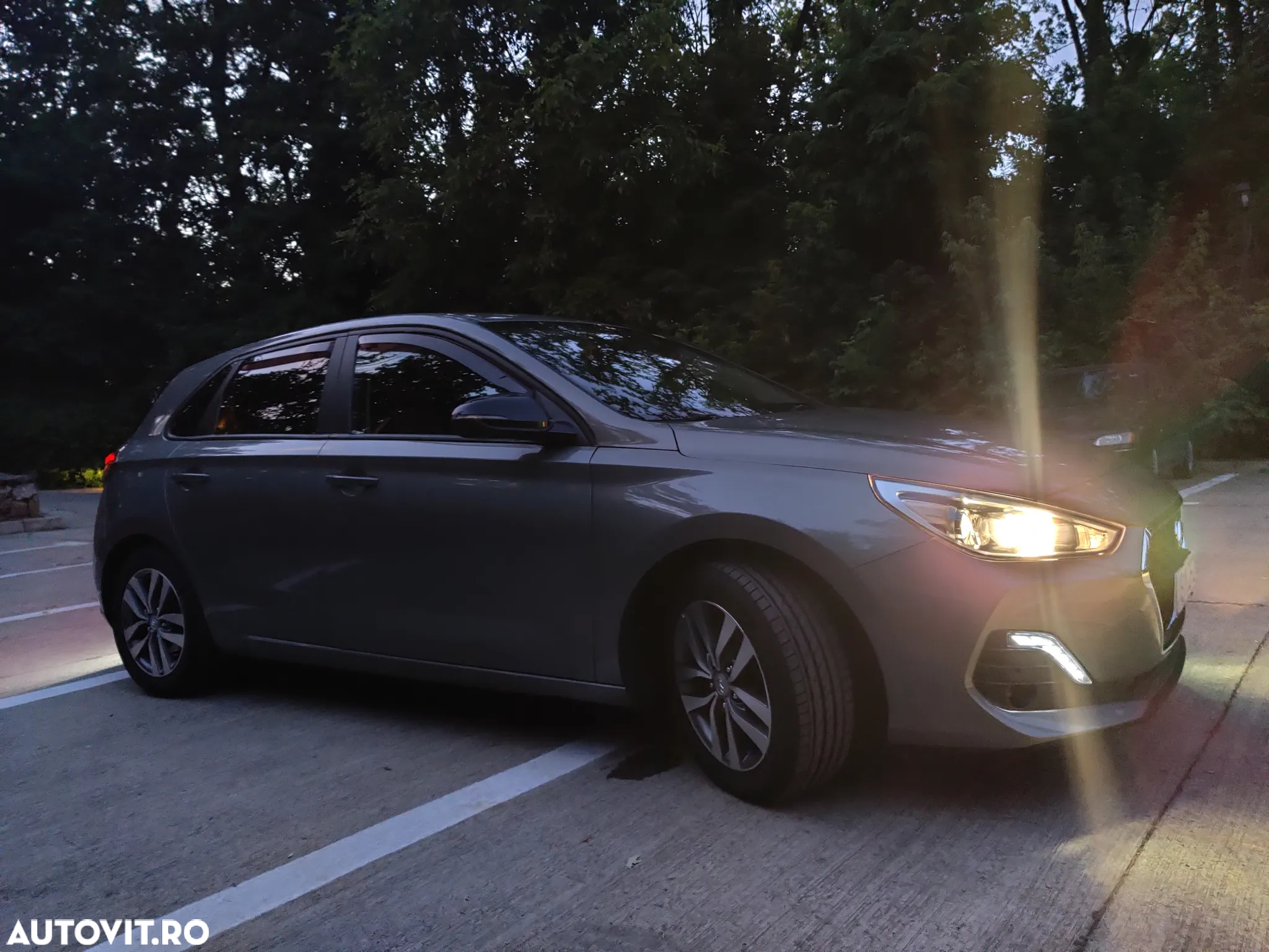 Hyundai i30 1.4 100CP 5DR M/T Highway - 16