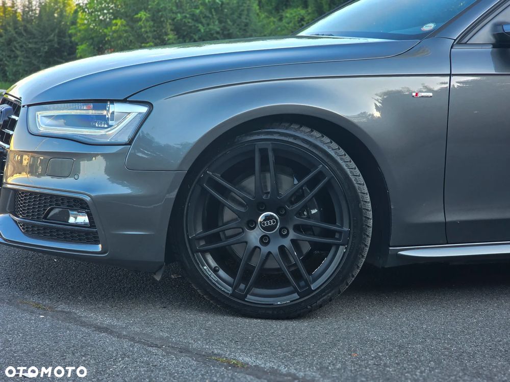Audi A4 Avant 3.0 TDI DPF clean diesel quattro S tronic S line Sportpaket - 2