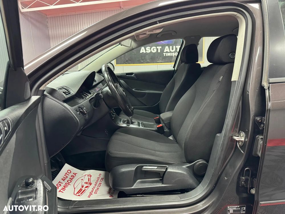 Volkswagen Passat - 11