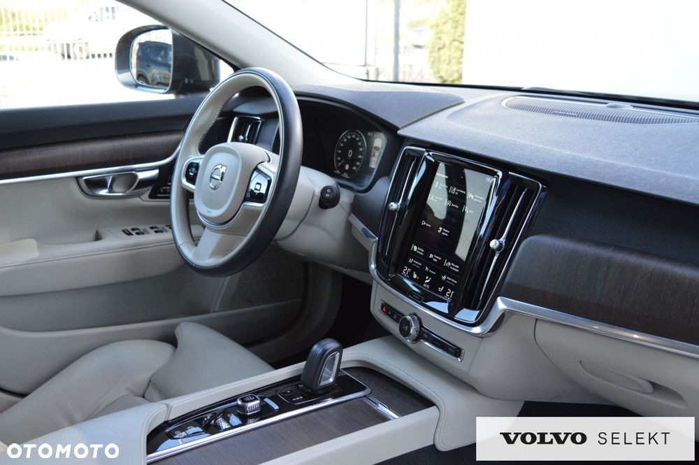 Volvo V90 Cross Country - 28