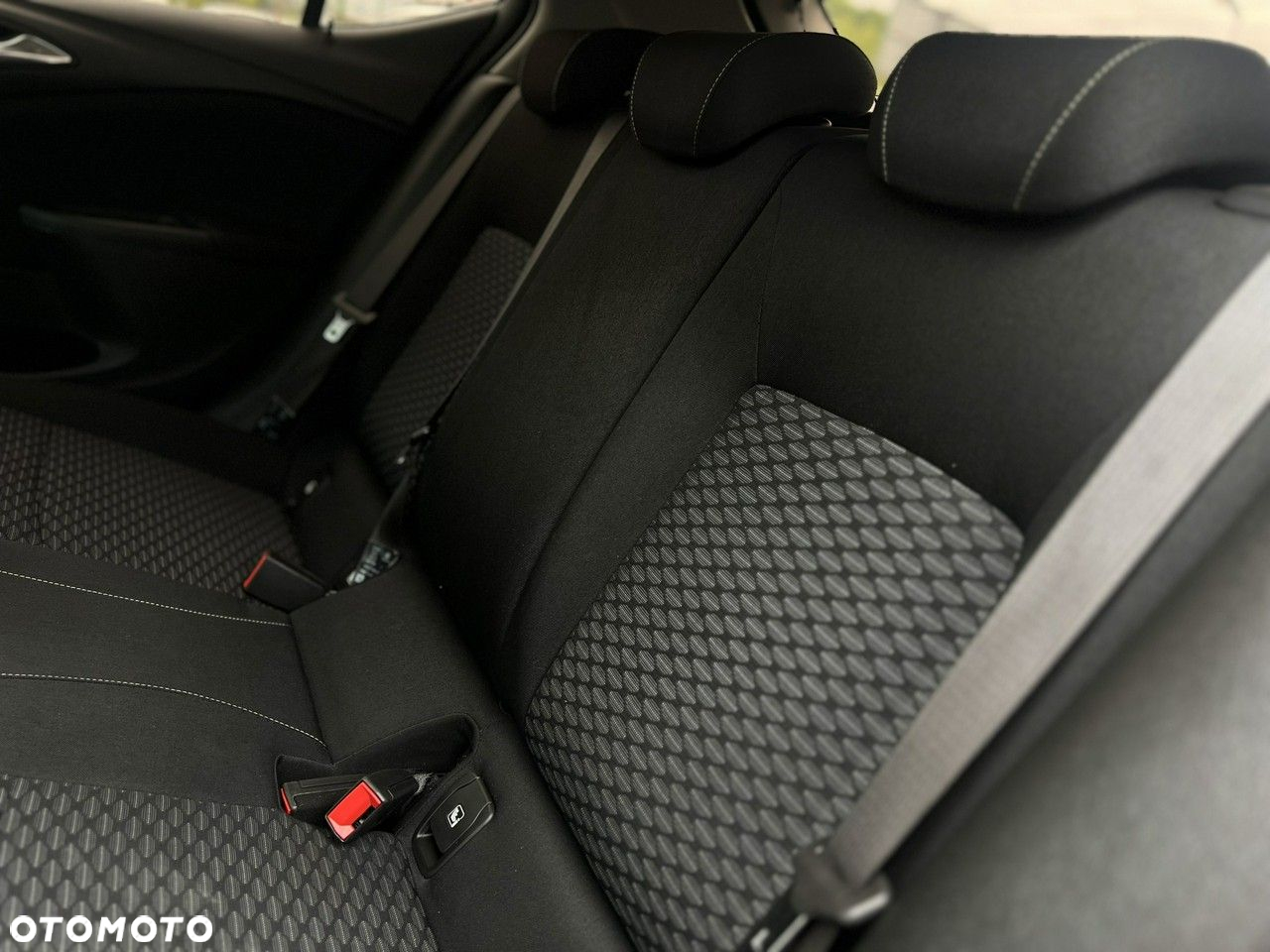 Opel Astra V 1.6 CDTI Dynamic S&S - 36