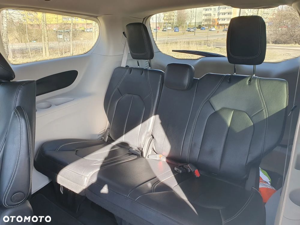 Chrysler Pacifica - 25