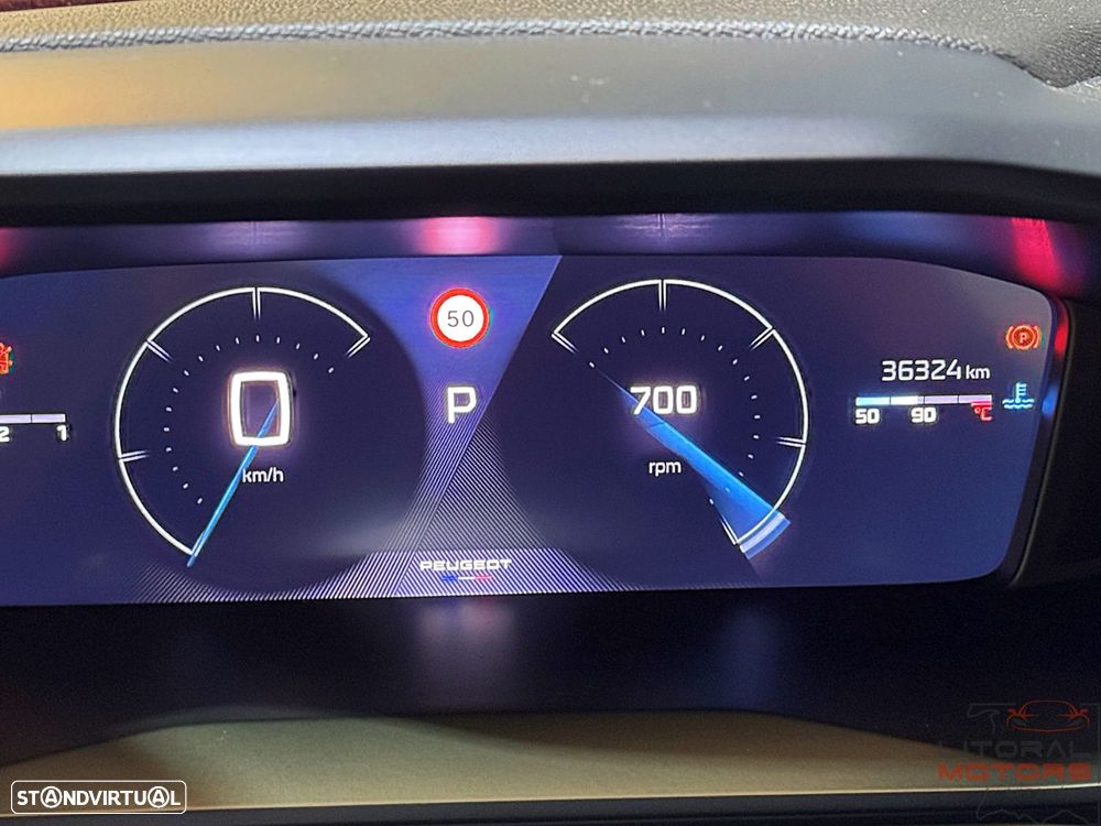 Peugeot 2008 1.2 PureTech Allure Pack EAT8 - 26