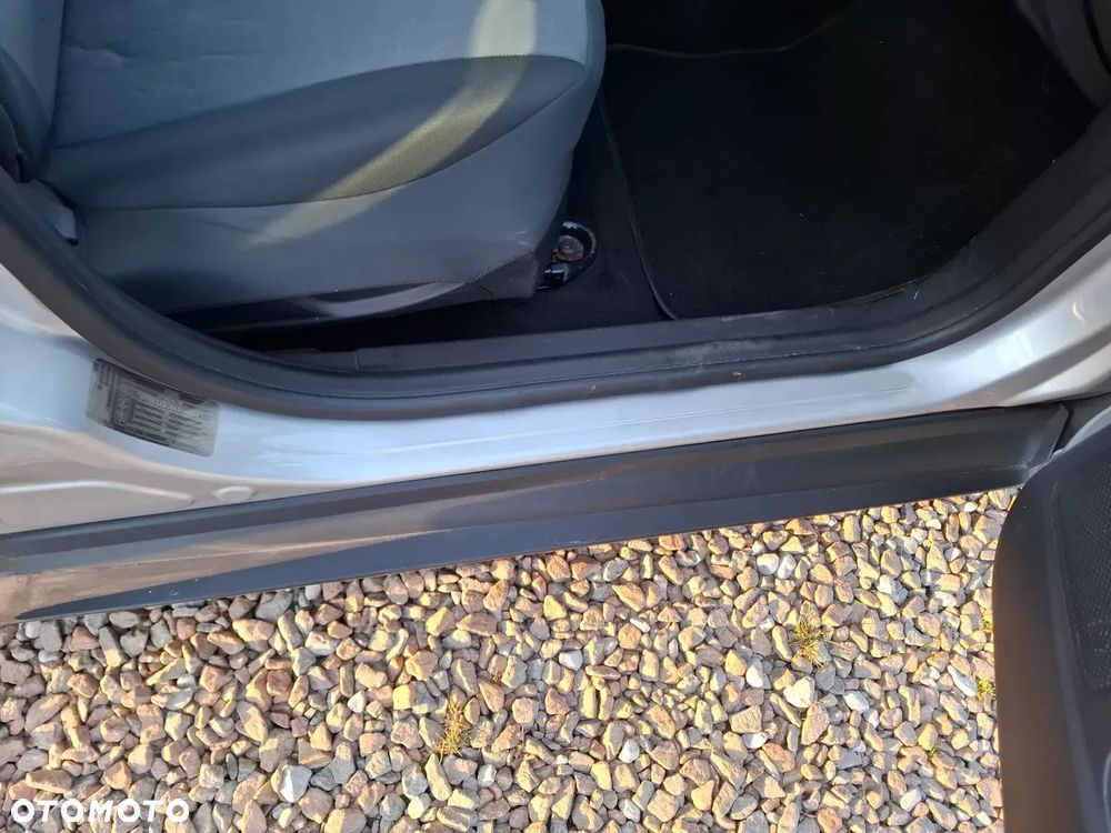 Ford Focus 1.6 TDCi DPF Ambiente - 27