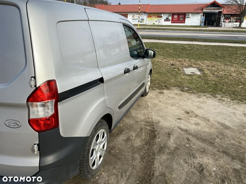 Ford Transit Courier - 4