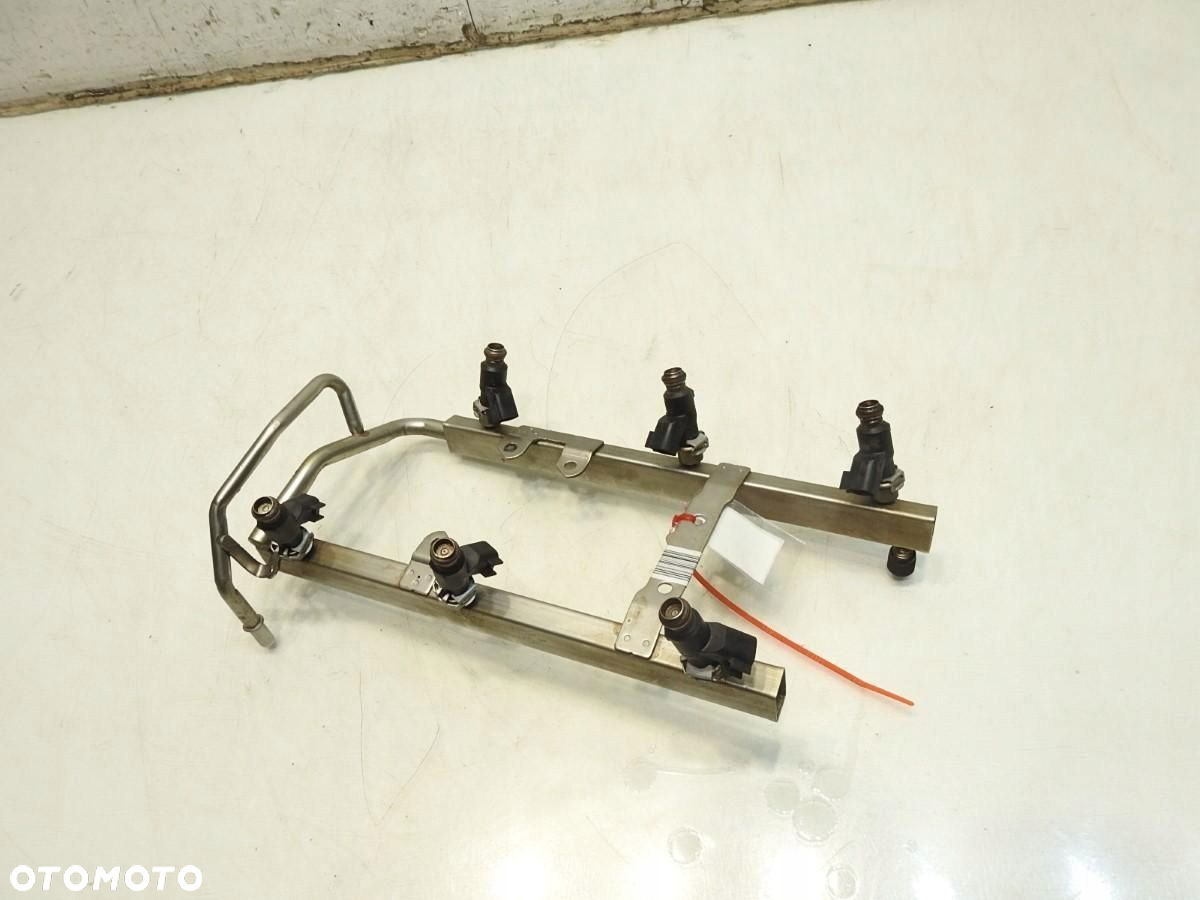 LISTWA WTRYSKOWA CHEVROLET UPLANDER 3.9 V6 12616861 - 3